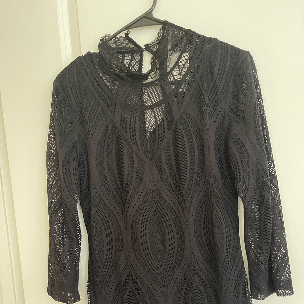 FREE PEOPLE HALF SLEEVE LACE DETAIL SHIRT SIZE LARGE